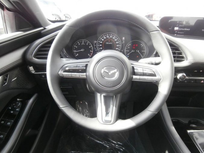 Mazda 3, 2.0i X 181 GT, barva červená