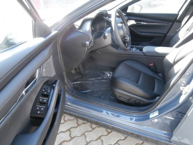 Mazda 3, Skyactiv GT 180, barva modrá