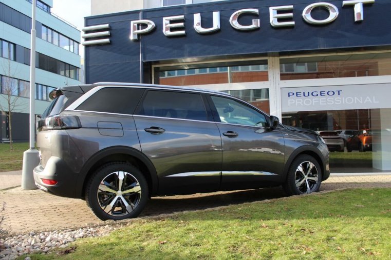 Peugeot 5008, Peugeot 5008 GT BlueHDi 130 S&S EAT8, barva šedá