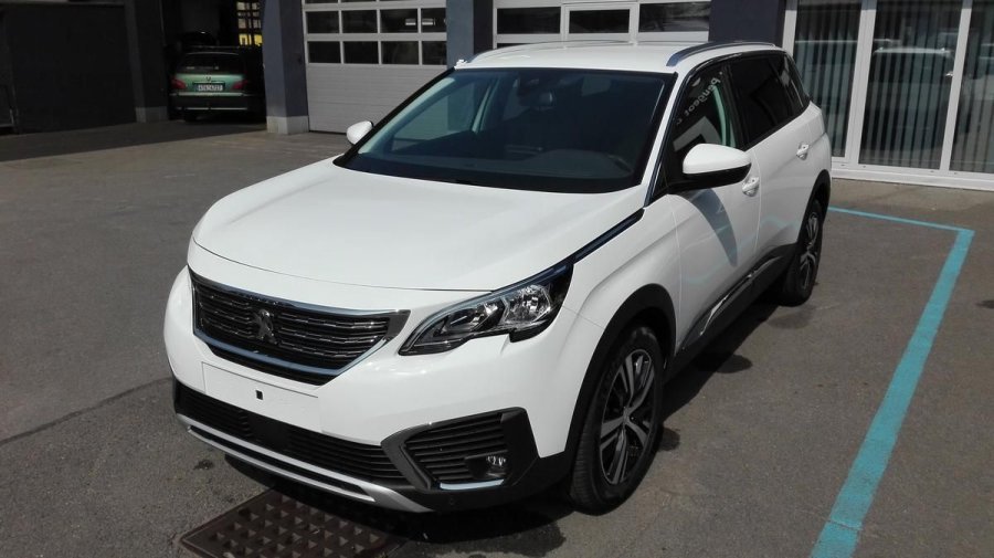 Peugeot 5008, ALLURE 1.2PureTech 130 MAN6, barva bílá