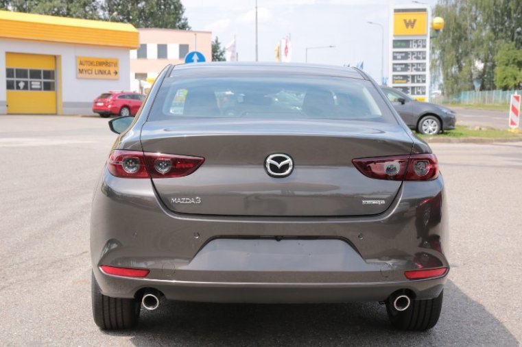 Mazda 3, 2,0 Skyactiv-G 122k, barva šedá