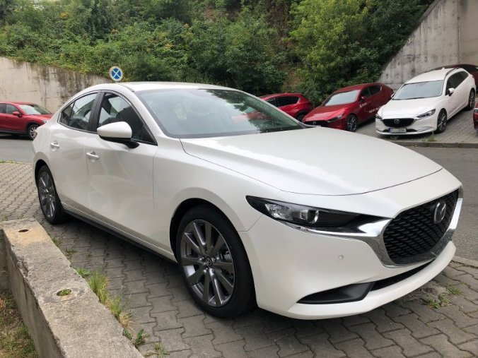 Mazda 3, 2.0i G 122, barva bílá