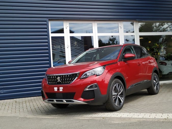 Peugeot 3008, ALLURE 1.2 PureTech 130 S&S MAN6 Euro 6.2, barva červená