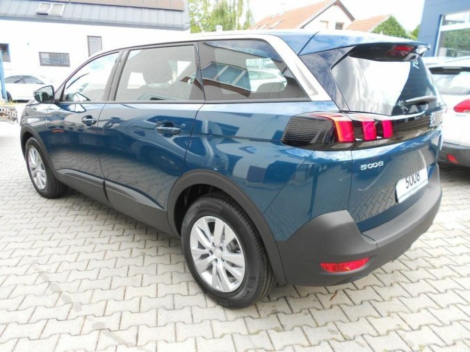 Peugeot 5008, Peugeot 5008 ACTIVE PACK Hybrid 136 e-DCS6, barva modrá