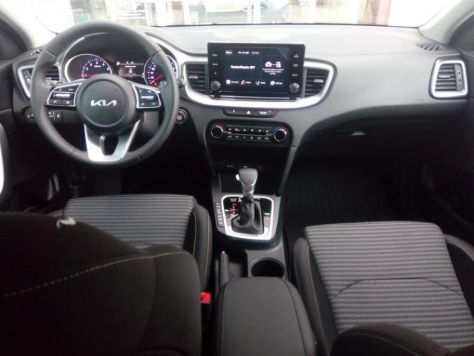 Kia Ceed, 5HB1,5 T-GDI Exclusive 7DCT, barva modrá