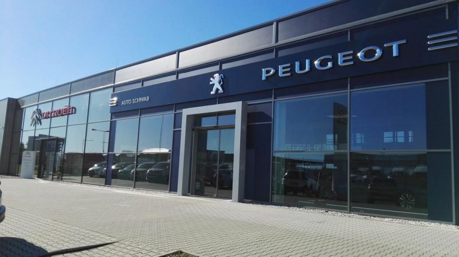 Peugeot 2008, NOVÁ ACTIVE 1.2 130k MAN 6, barva červená