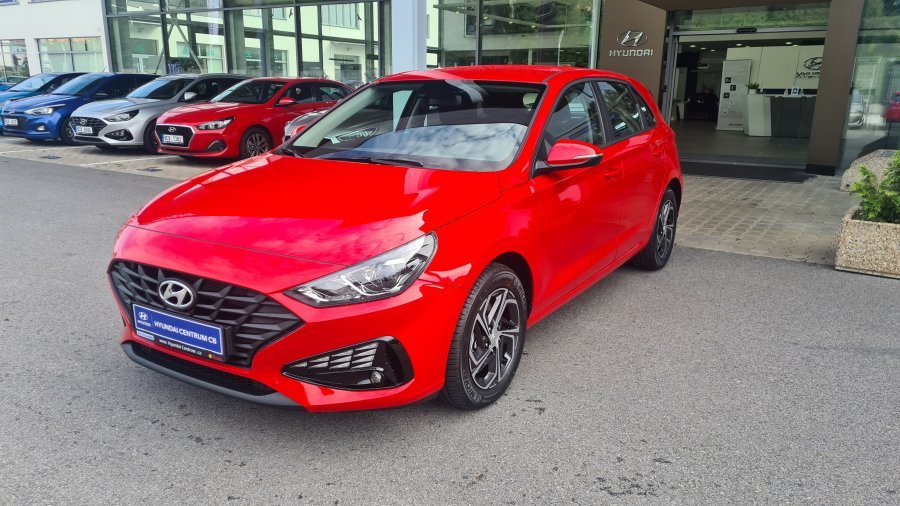 Hyundai i30, 1,5i CVVT 81 kW (95 NAT) 6 st. man, barva červená