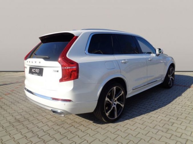 Volvo XC90, T8 TWIN ENGINE 2.0L 303 HP INS, barva bílá