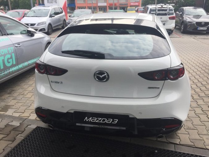 Mazda 3, 2,0 Skyactiv-G122, barva bílá