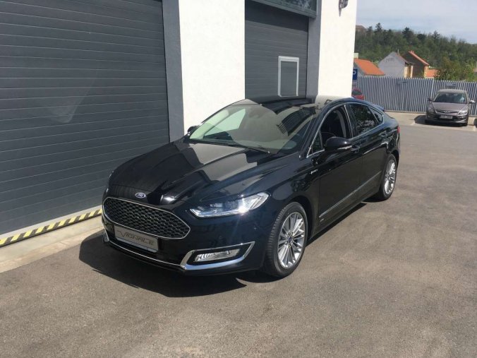 Ford Mondeo, Vignale, 5dveřová, 2.0 TDCi 132 kW/180 k, 6st. automatická, 4WD, barva černá