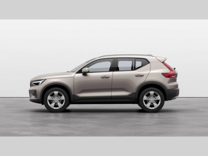 Volvo XC40, B3 2.0L 163 HP AT7 FWD CORE, barva stříbrná