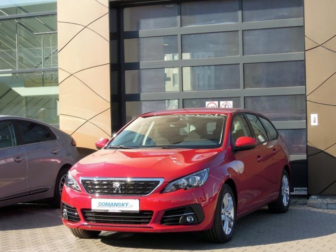 Peugeot 308, SW ACTIVE 1,2PureTech 130 EAT8, barva červená