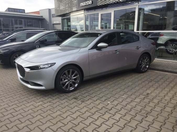 Mazda 3, Skyactiv-G122 SDN, barva stříbrná