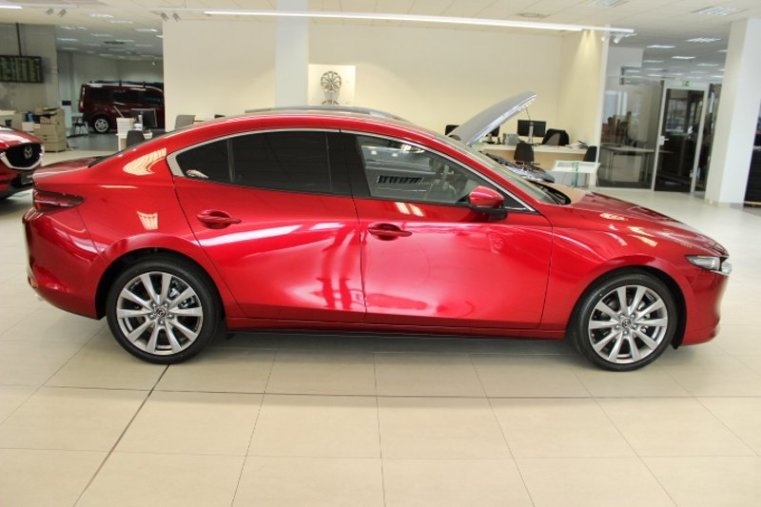 Mazda 3, 2,0 G122, barva červená