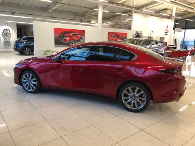 Mazda 3, Skyactiv-G 122k, barva červená