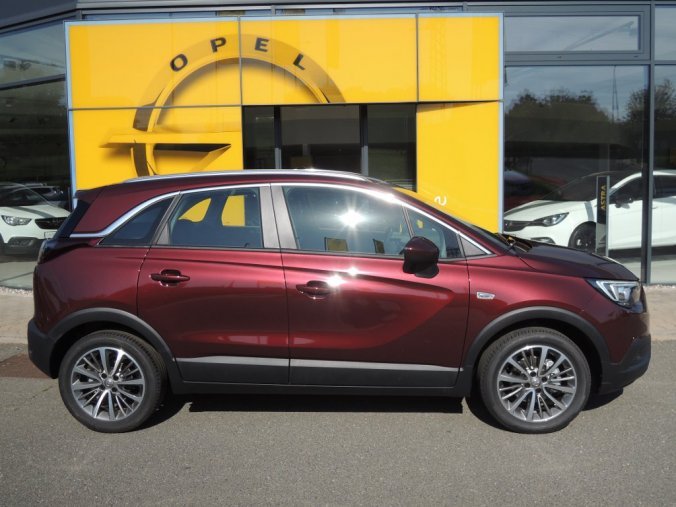 Opel Crossland X, INNOVATION 1.2T 110K AT6, barva vínová