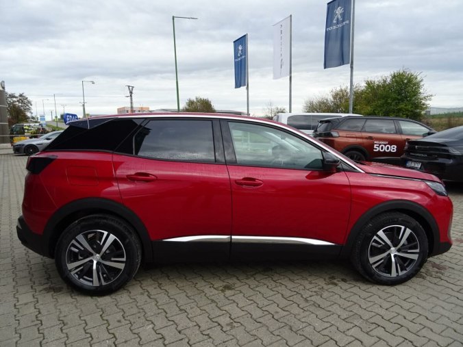 Peugeot 3008, Peugeot 3008 ALLURE PACK 1.2  130k EAT8, barva červená