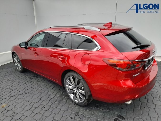 Mazda 6, 2,0i 165k, barva červená