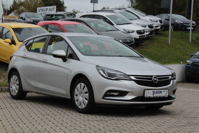 Opel Astra, Enjoy 1,6 CDTi 100 kW AT6, barva stříbrná