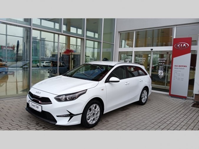 Kia Ceed, SW 1,5T-GDI SPIN, barva bílá