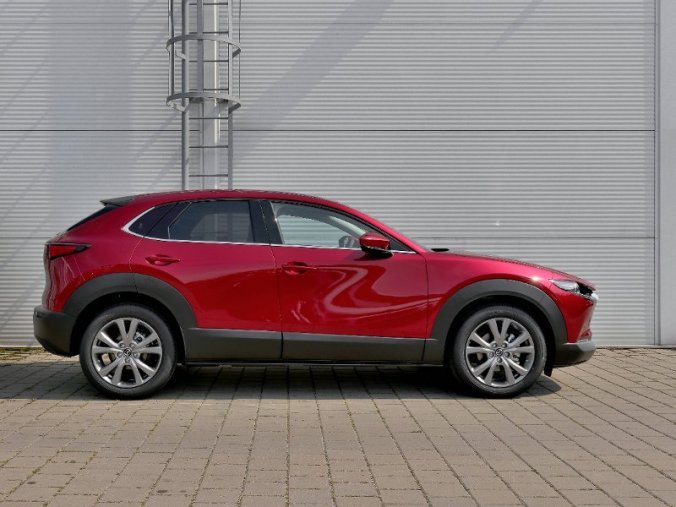 Mazda CX-30, 2,0 Skyactiv-G 90kW/122k MAN, barva červená