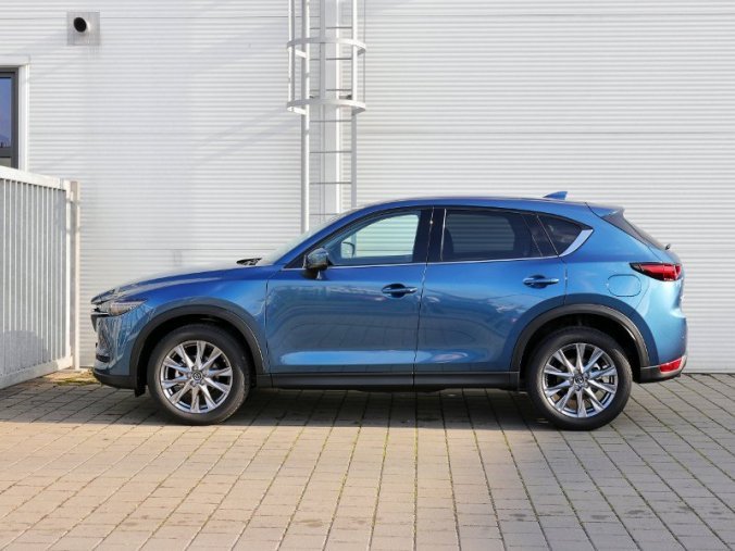 Mazda CX-5, 2,5 Skyactiv-G 194k/143kW AT, barva modrá