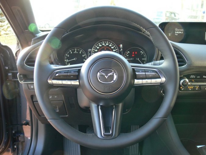 Mazda 3, 2.0 Skyactiv G122 A/T, barva šedá