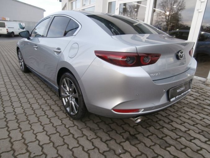 Mazda 3, Skyactiv GT 180, barva stříbrná