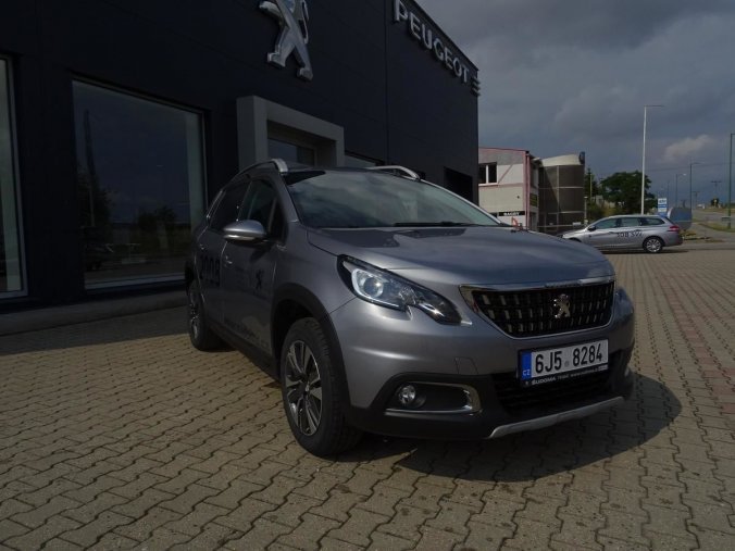 Peugeot 2008, ALLURE 1.2 PureT 82 S&S MAN5, barva šedá