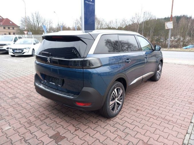 Peugeot 5008, Peugeot 5008 Allure Pack BlueHdi 130k EAT8, barva modrá