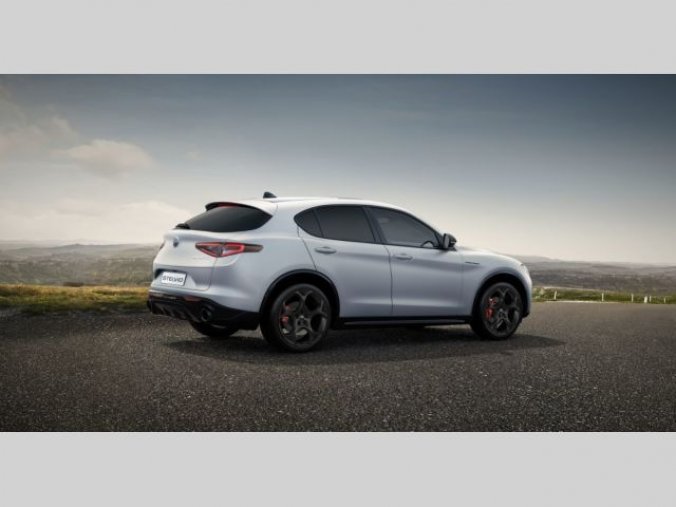 Alfa Romeo Stelvio, 2.0 Turbo 280k Q4 COMPETIZIONE, barva šedá