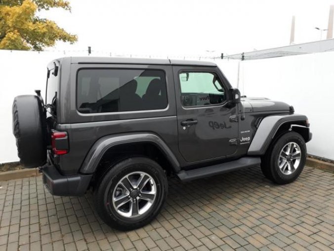 Jeep Wrangler, 2,0T 270 PS Sahara, barva šedá