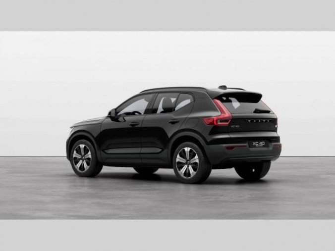 Volvo XC40, BEV FWD RECHARGE PLUS, barva černá