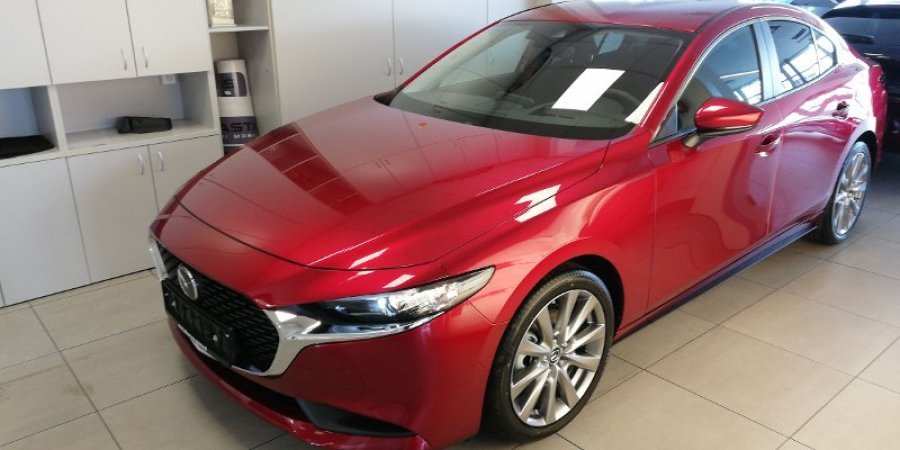 Mazda 3, SkyActive G122koní, barva červená