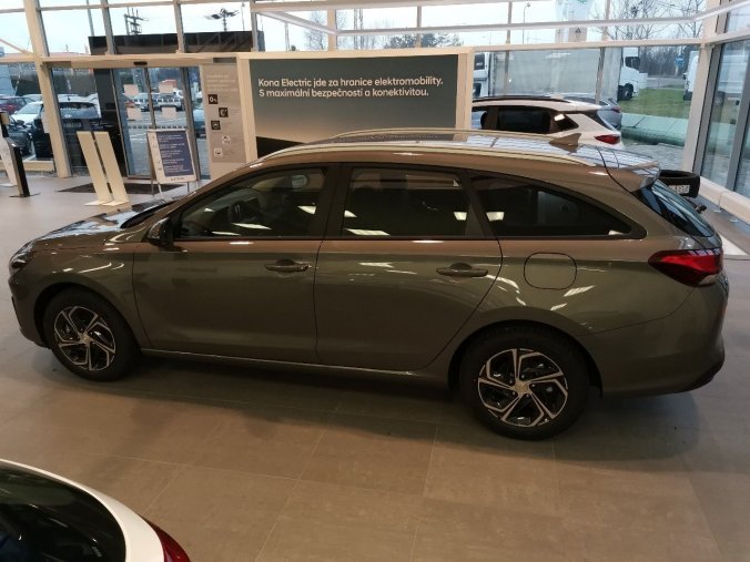 Hyundai i30, kombi, Nová kombi Family Comfort 1,0 T-GDI 88 kW, barva šedá