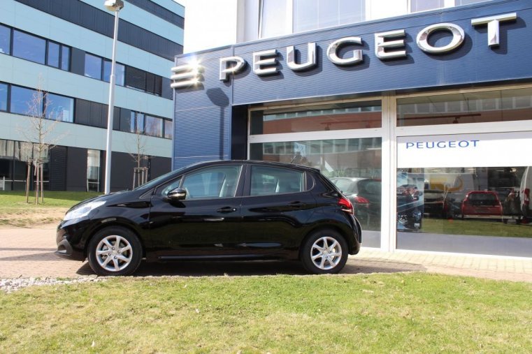 Peugeot 208, 5P ACTIVE 1.2 PureTech 82k MAN, barva černá