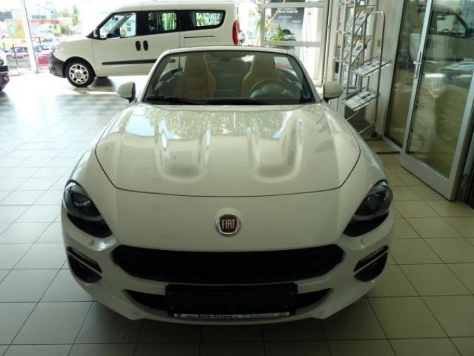 Fiat 124 Spider, 1.4 140k MT Lusso, barva bílá