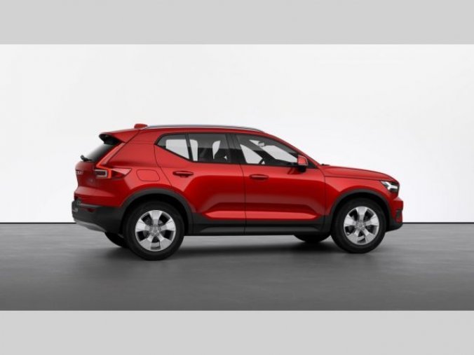 Volvo XC40, T3 1.5L 163 HP MOMENTUM PRO AT, barva červená