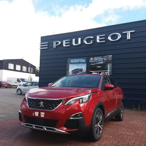 Peugeot 3008, ALLURE 1.2 PureTech 130k, barva červená