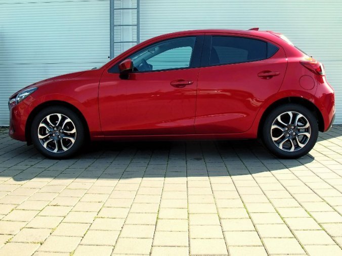 Mazda 2, 1,5 Skyactiv-G 66k/90kW 5MAN, barva červená