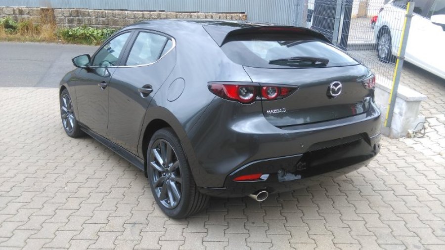 Mazda 3, Skyactiv G122 M/T, barva šedá