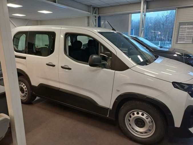 Peugeot Rifter, Peugeot Rifter ACTIVE BlueHDi 7 let zár., barva oranžová