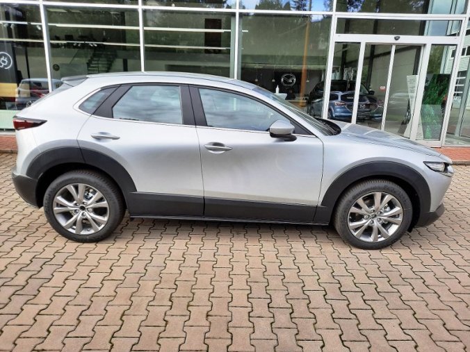 Mazda CX-30, SKYACTIV-G, barva stříbrná