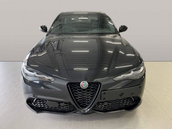 Alfa Romeo Giulia, 2,0 Turbo 280 k ATX AWD VELOCE, barva černá