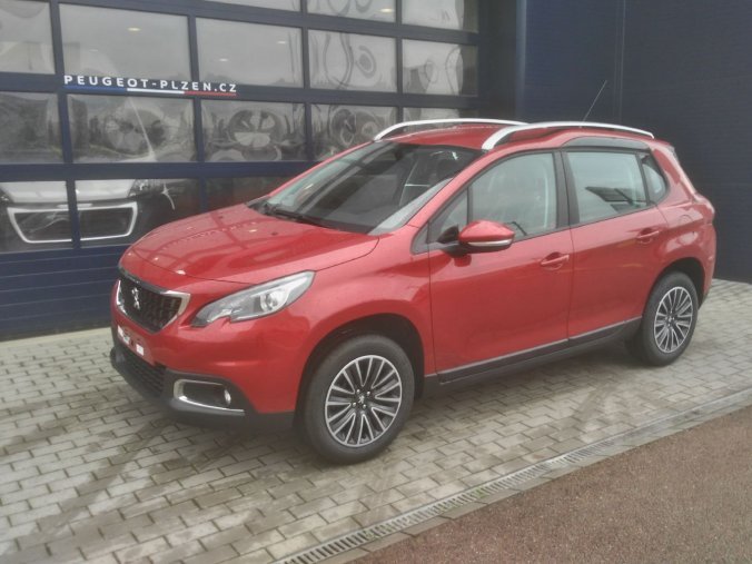 Peugeot 2008, Active 1.2 PureTech 82, barva červená