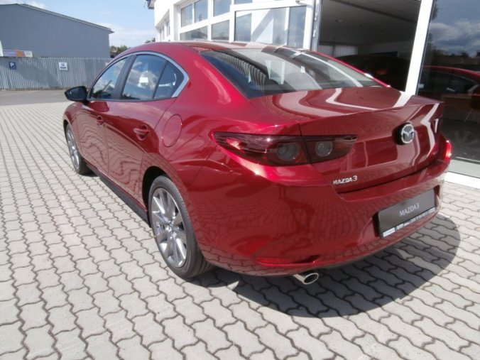 Mazda 3, Skyactiv G122, barva červená