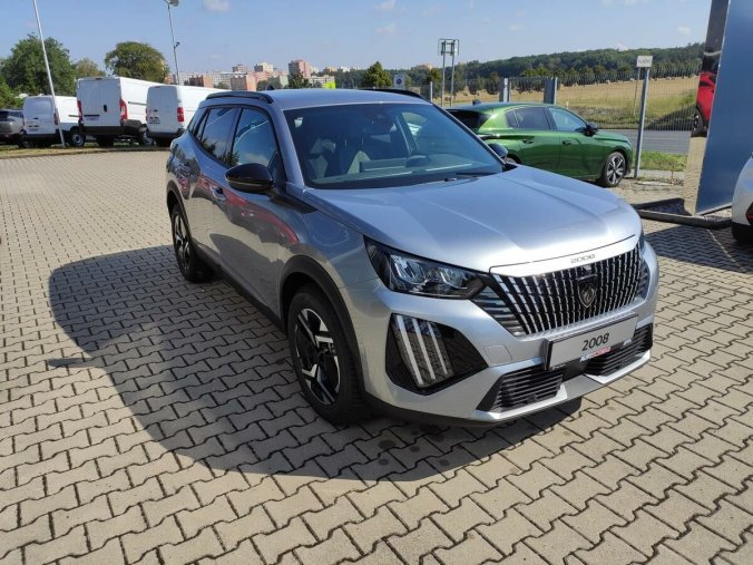 Peugeot 2008, Peugeot 2008 ALLURE 1.2 100k  rezervace, barva stříbrná