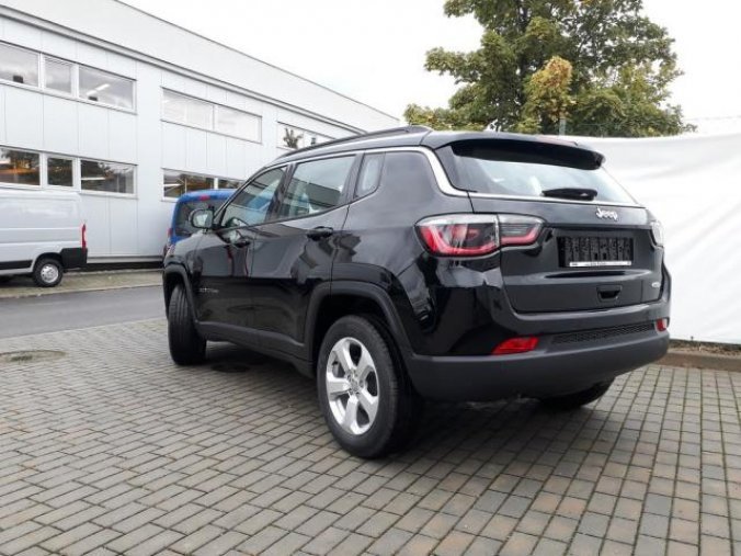 Jeep Compass, 1.4 140PS Longitude 4x2 manuál, barva černá