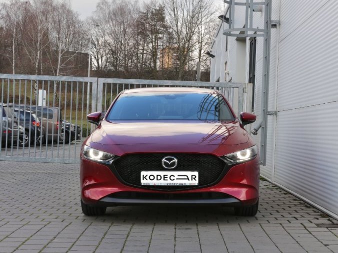 Mazda 3, 2,0 Skyactiv-X 180k/132kW MAN, barva červená