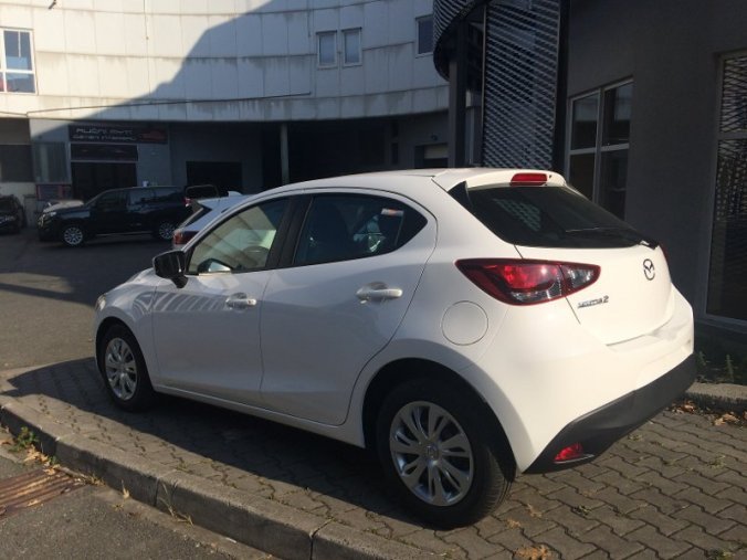 Mazda 2, 1.5i G 75K, barva bílá